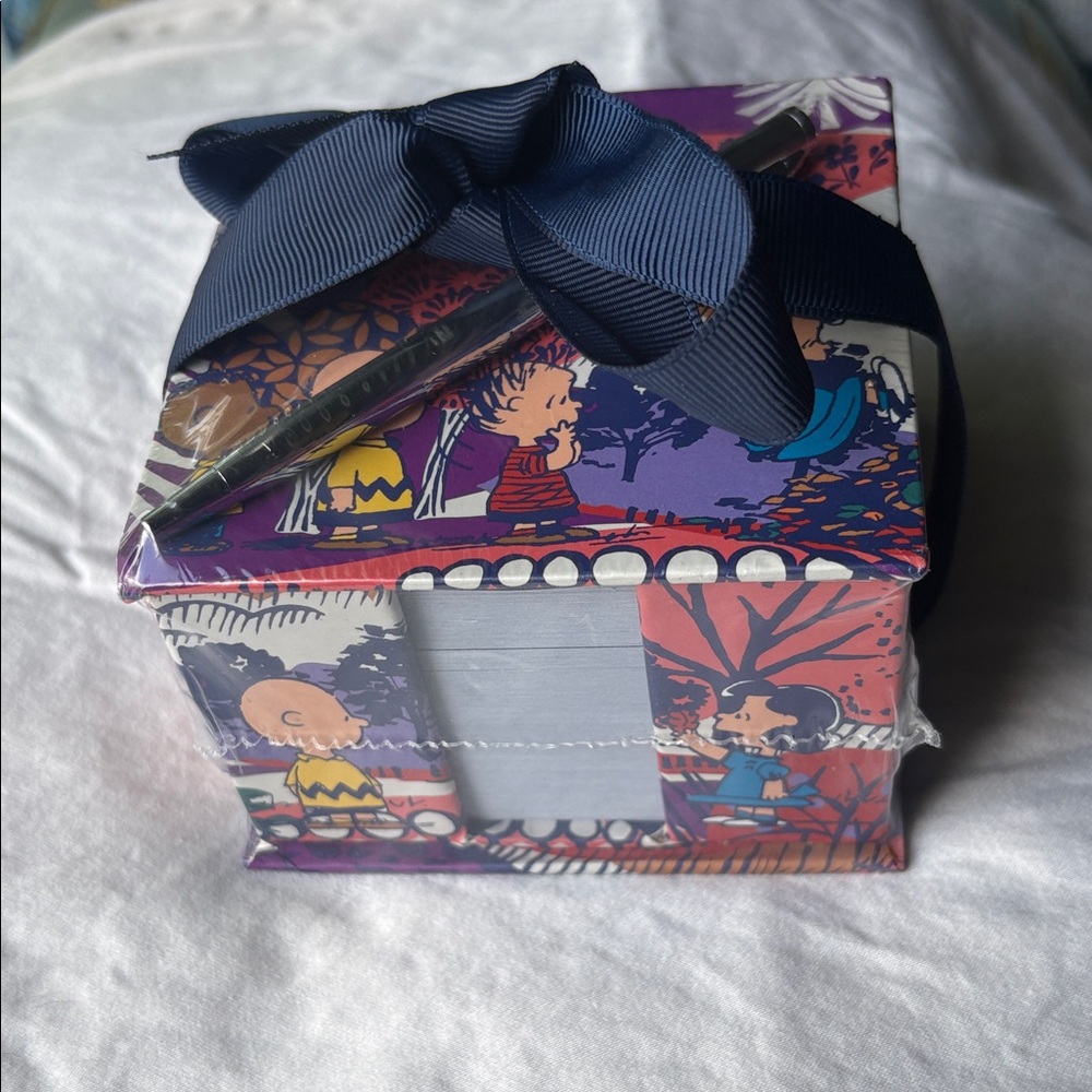 Vera Bradley Navy Grosgrain Bow Note Pad with Pen. Brand New